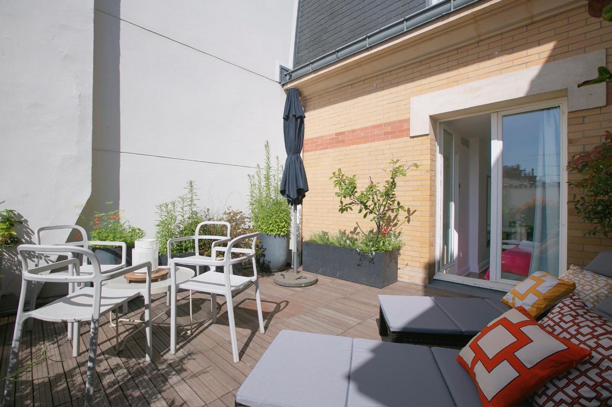 Apartment Magnificient 2 Bedrooms With Terrace Next To Champs-elysees - Pc62b *