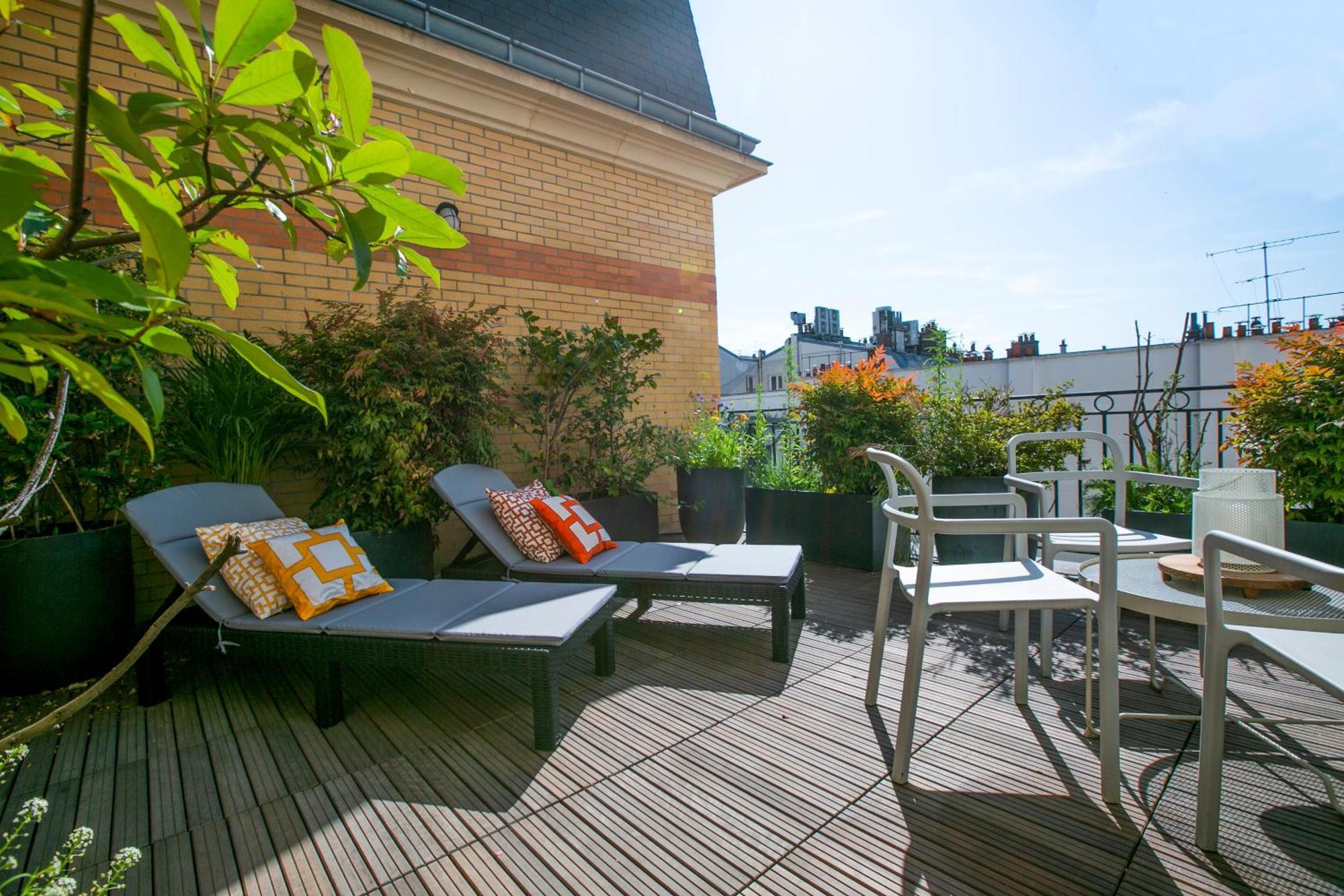Magnificient 2 Bedrooms With Terrace Next To Champs-elysees - Pc62b Apartment Paris